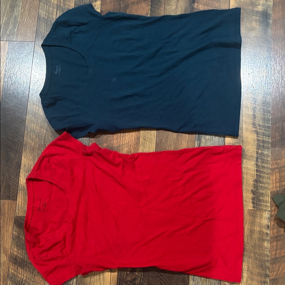 No Boundaries Women's Short Sleeve Tees - Black and Red